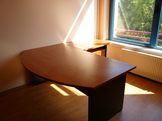 L alakú íróasztal - Konyha-Szerviz Bt.