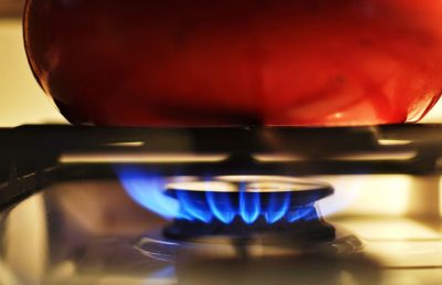 Miért fontos a hővédő lemez, ha gázfőzőlappal főz?